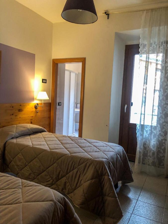 Albergo Ristorante La Torretta كاستليوني دي بيبولي المظهر الخارجي الصورة
