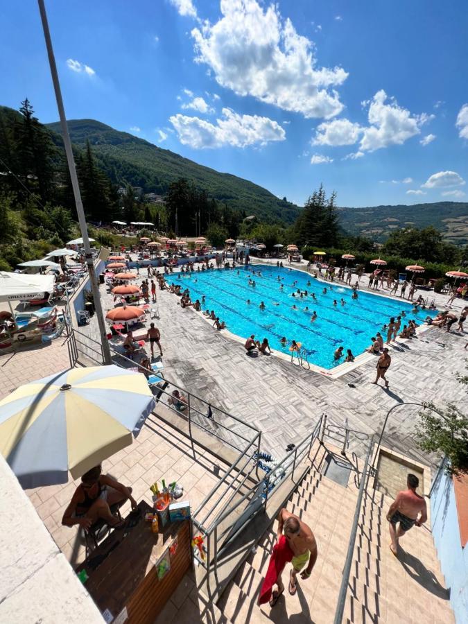 Albergo Ristorante La Torretta كاستليوني دي بيبولي المظهر الخارجي الصورة