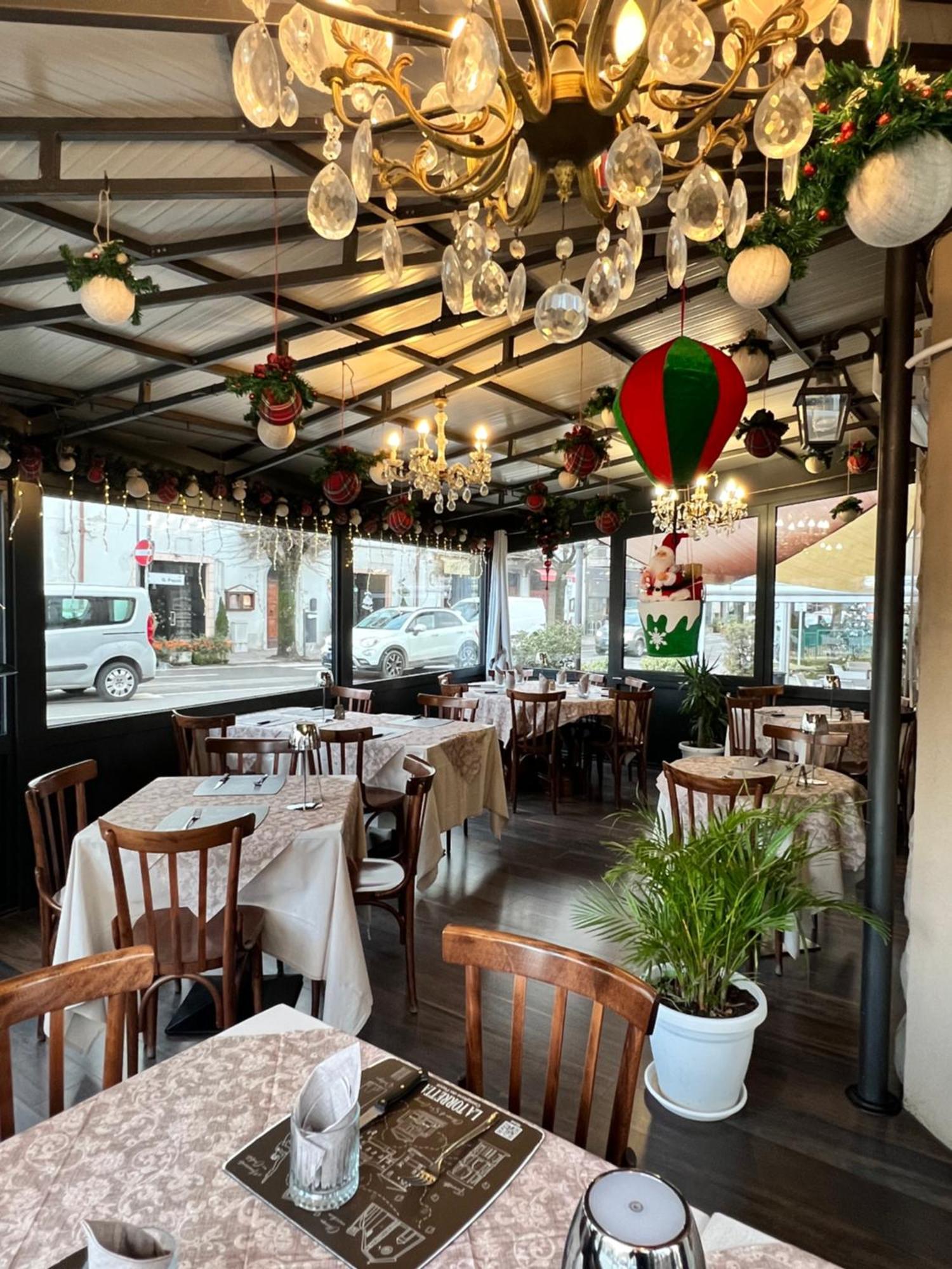 Albergo Ristorante La Torretta كاستليوني دي بيبولي المظهر الخارجي الصورة