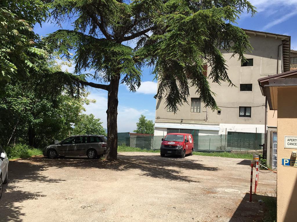 Albergo Ristorante La Torretta كاستليوني دي بيبولي المظهر الخارجي الصورة